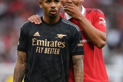 曼城1-1战平阿森纳，利物浦领先扩大至8分